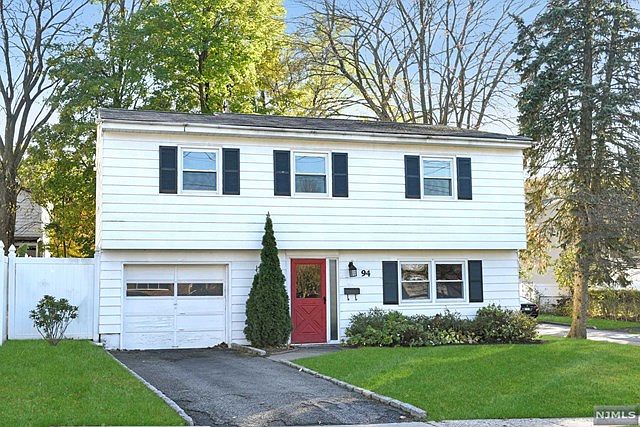94 Levitt Ave, Bergenfield, NJ 07621 | MLS #20046982 | Zillow