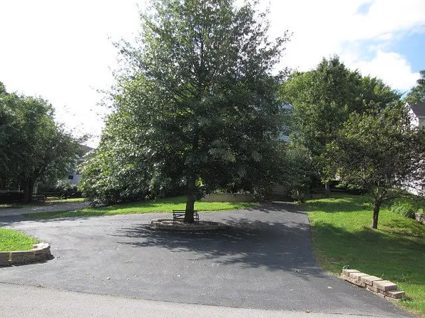 138 W French Ave, Burnside, KY 42519
