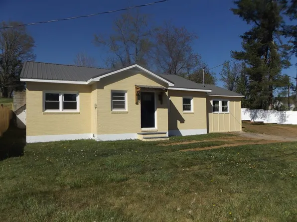 700 W Grayson St, Hillsville, VA 24343