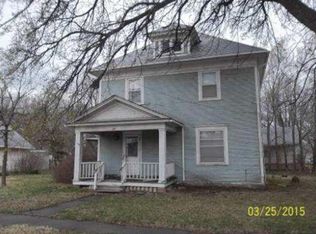 225 N Randall Ave, Moundridge, KS 67107