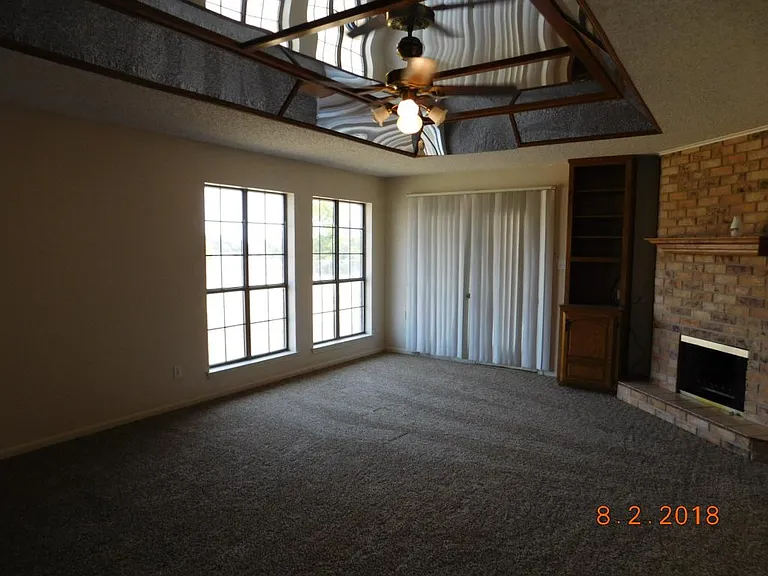 2315 E Highway 190 — Photo 25