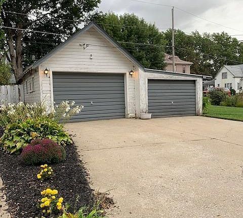 4th image of 1007 E Washington Ave