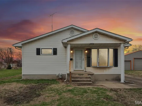 301 S Clinton St, Litchfield, IL 62056