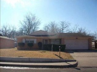 1300 E Mitchell St, Arlington, TX 76010