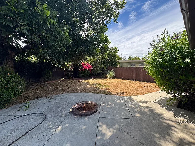 8606 Casaba Ave — Photo 49