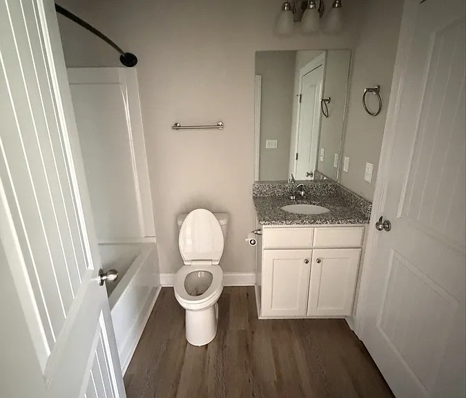 1133 Davis St — Photo 9