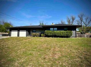 1809 Monument Rd, Ponca City, OK 74604