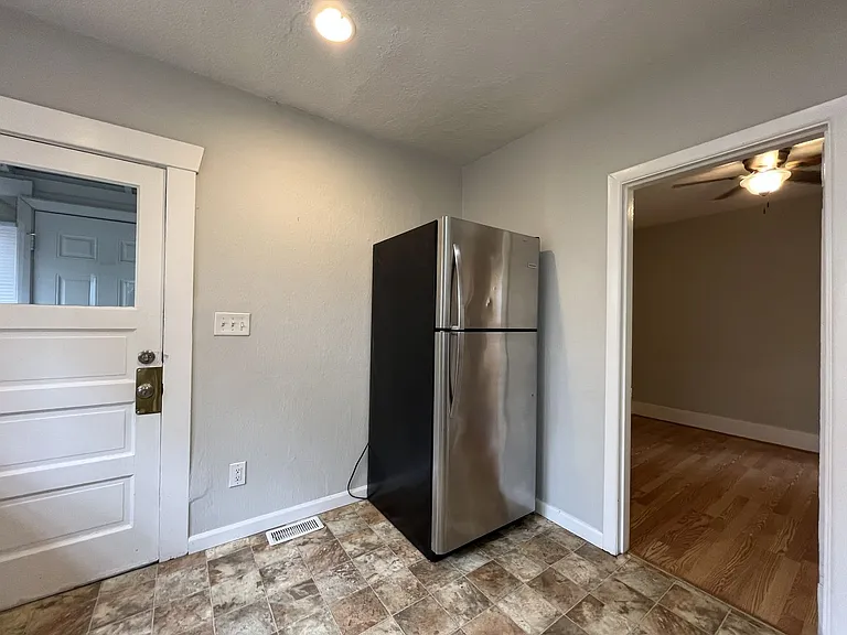 5619 NE 26th Ave — Photo 13