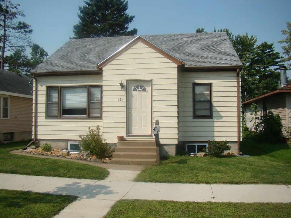 1st image of 445 23rd Ave N