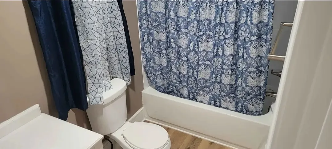 3 bed, 2500 sqft, $2,200 — Photo 4