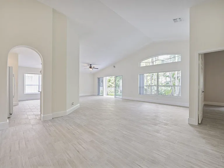 172 Jones Creek Dr — Photo 7