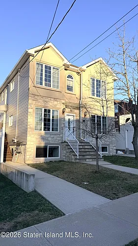 31 Hillcrest Ave #1 Photo 1