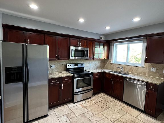 5th image of 9365 Bay Colony Dr APT 2N
