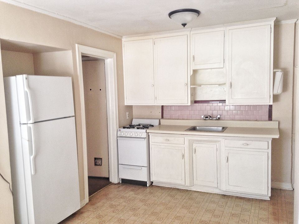 2nd image of 4704 N Harvard Ave