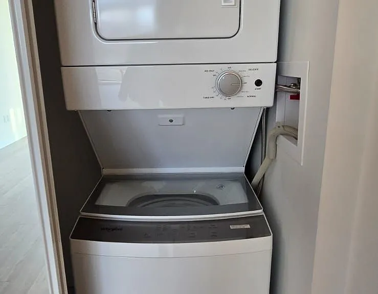 2782 Barton St E #401 — Photo 8