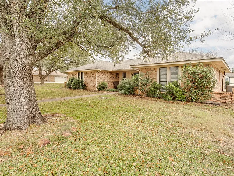 3508 Broad Oak Cir — Photo 2