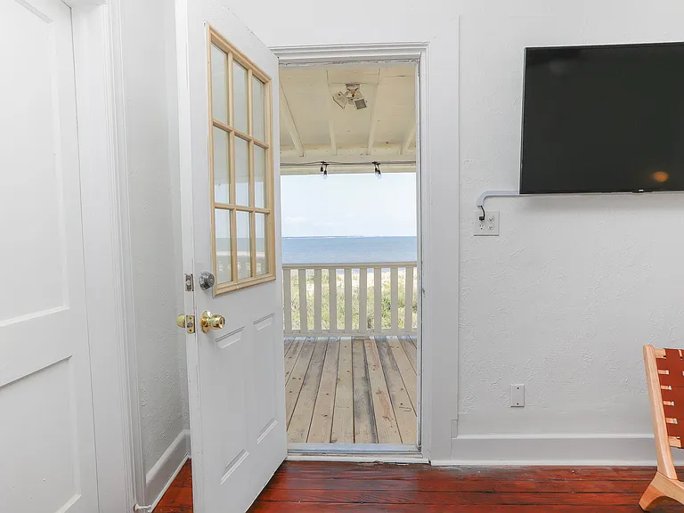 1282 W Ocean View Ave #UP — Photo 14
