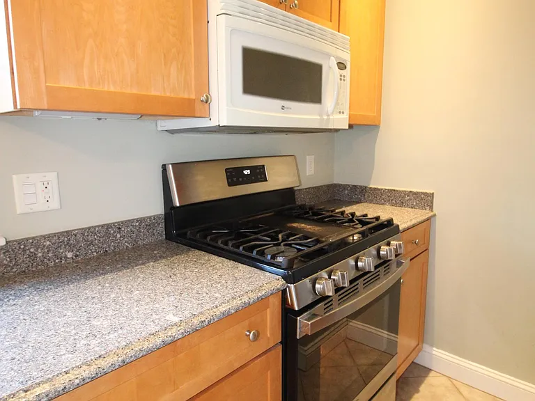 63 Foster St — Photo 16