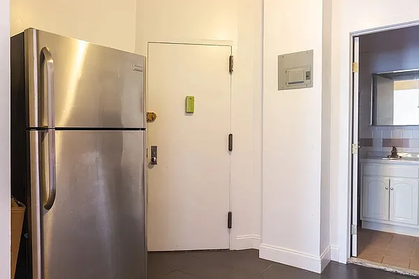 Rented by Smart City Real Estate LLC | media 14