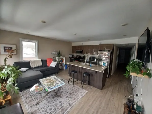 176 Greenfield Ave, Ottawa, ON K1S 0Y1