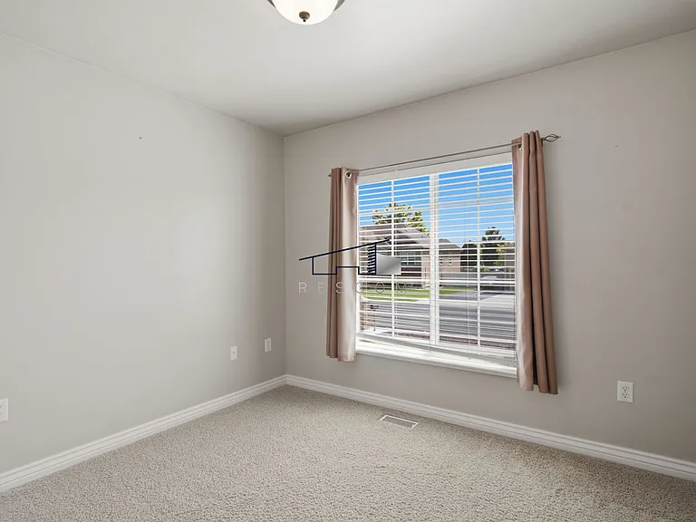 77037-4879 S 5050 W — Photo 14