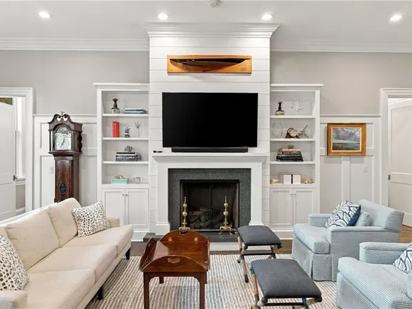 50 School St #3, Newport, RI 02840