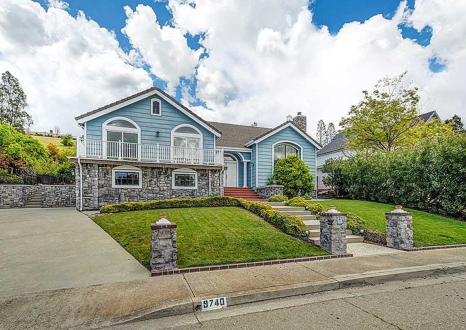 2nd image of 9740 Alcosta Blvd