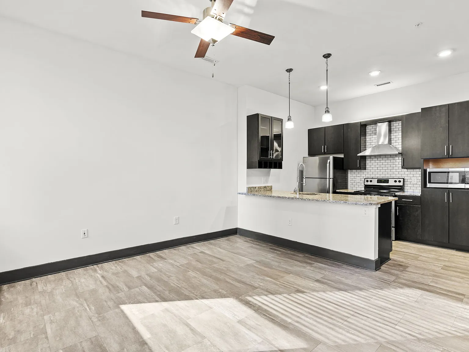 8th and Main - All Utilities Included — Photo 2