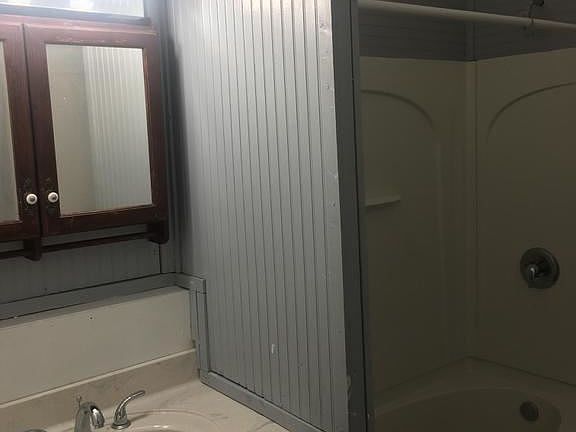 5th image of 5728 Broadway Ave
