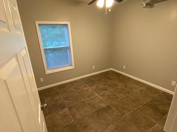 5th image of 515 Lupton Dr