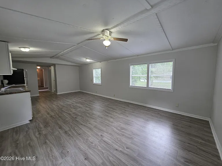 1133 Pickett Rd #6 — Photo 2