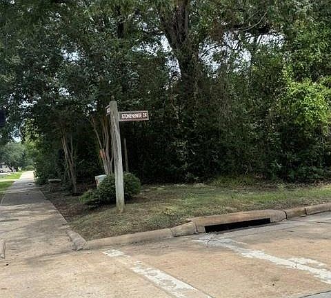 3rd image of 12902 Walden Rd