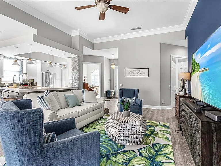 7549 Garibaldi Ct — Photo 16