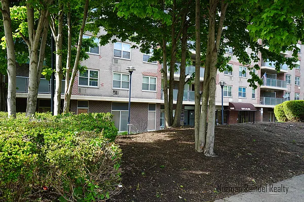 Rented by Norman Raindel, LREB | media 34