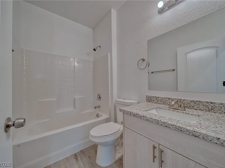 610 San Lorenzo St #4 — Photo 6