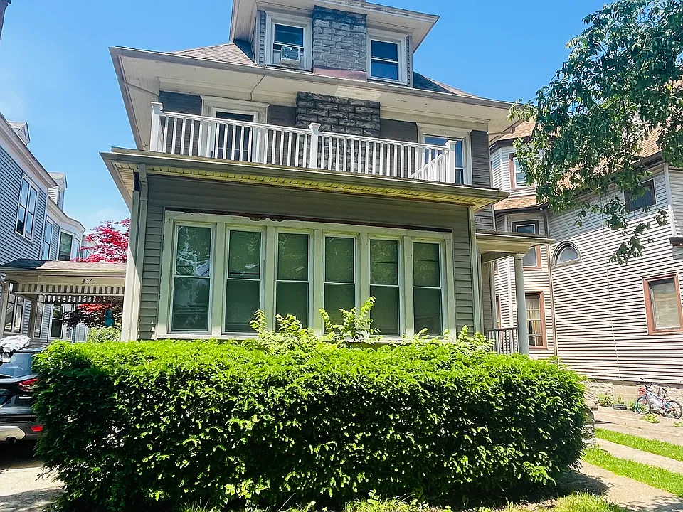 432 Richmond Ave #3