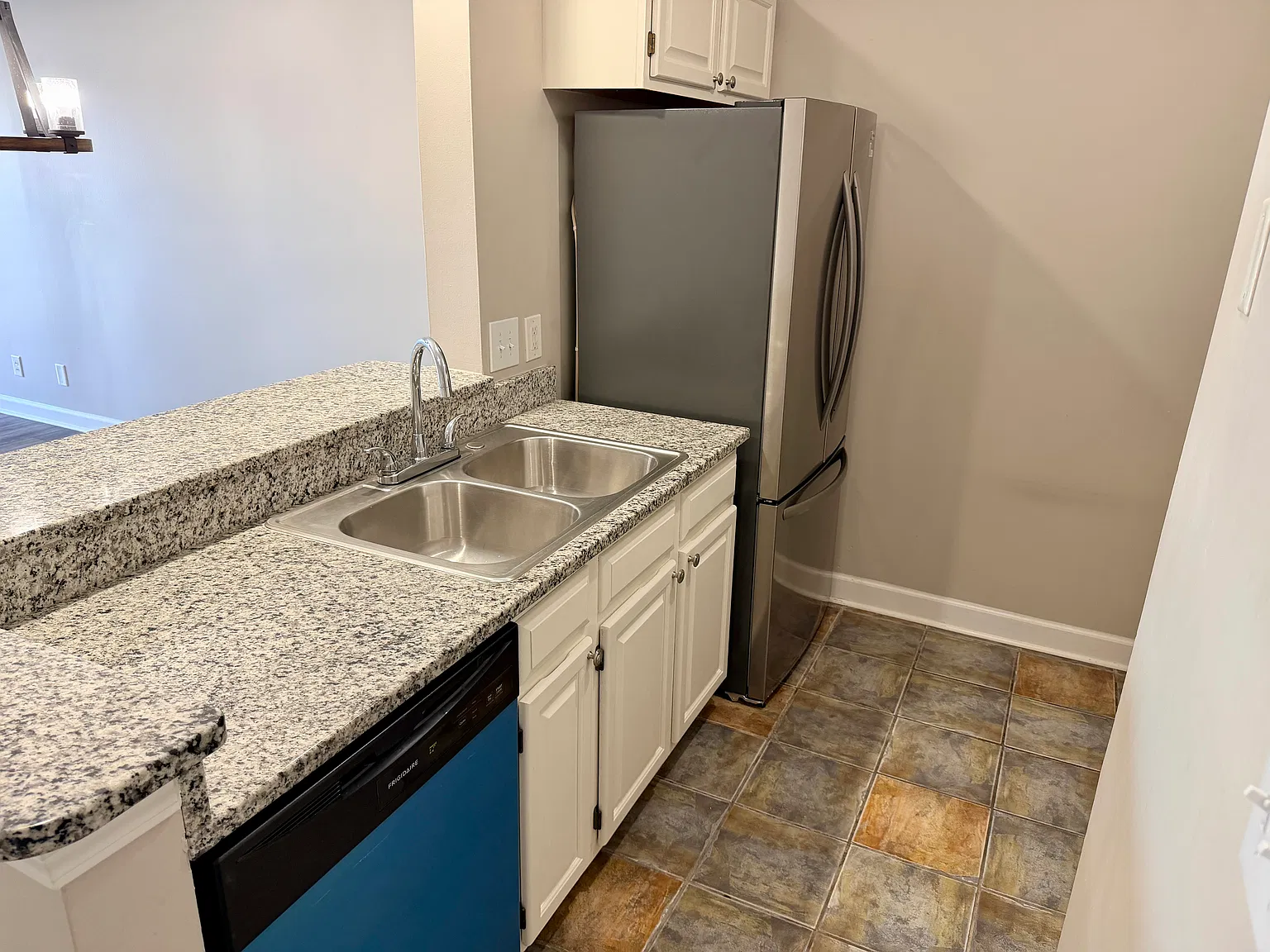2 bed, 913 sqft, $1,750 — Photo 4