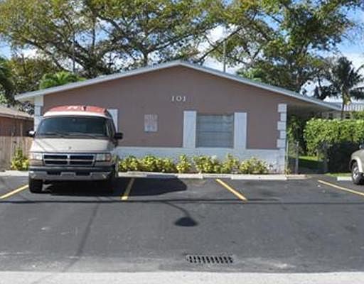 1st image of 101 SE 9th Avenue