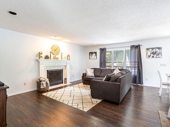 4th image of 1497 Golf View Dr