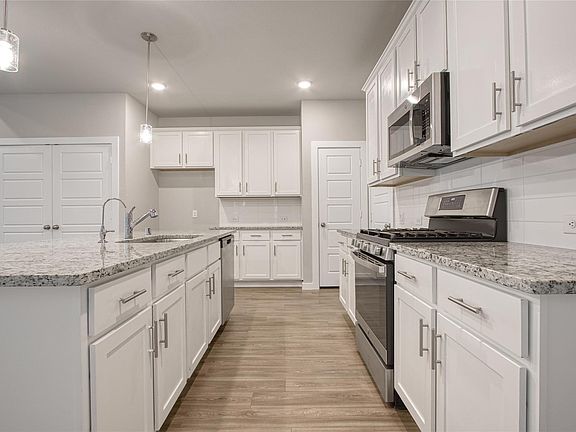 5th image of 3327 Trail View Dr