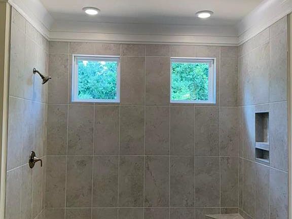 3rd image of 411 Elwyn Barrett Rd