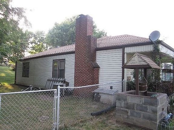4th image of 3000 N 77th St
