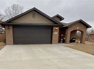 1602 S K St, Rogers, AR 72756