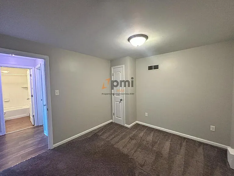 2591 Parkview St #3 — Photo 7