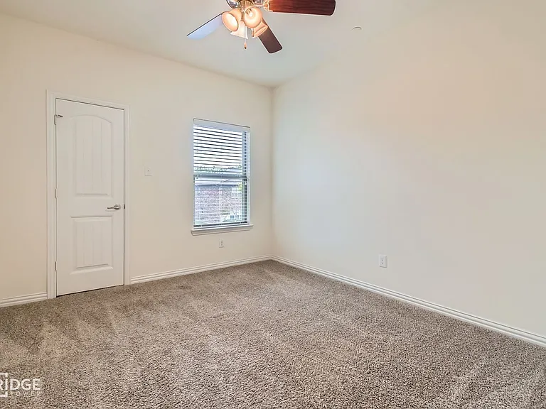 1349 Lake Crest Ln — Photo 18