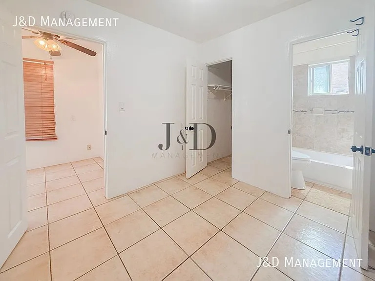 4573-81 Hawley Blvd #4579 — Photo 4