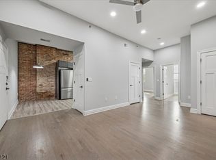 28 W Main St APT 3A, Somerville, NJ 08876