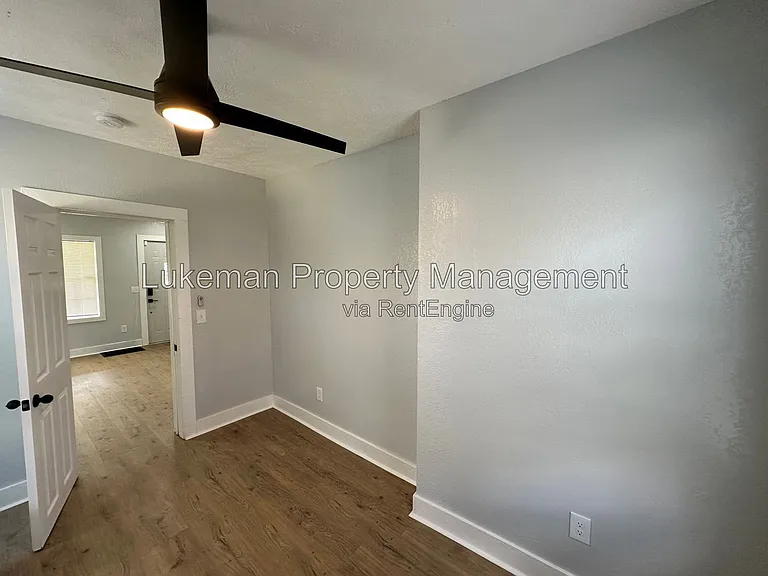 215 E North St — Photo 6