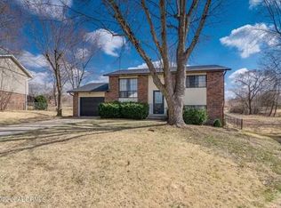 1323 Grandview Dr, Jefferson City, MO 65109