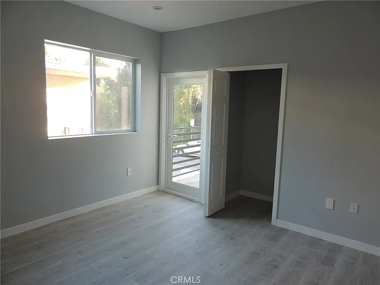 22735 Del Valle St #5 — Photo 4